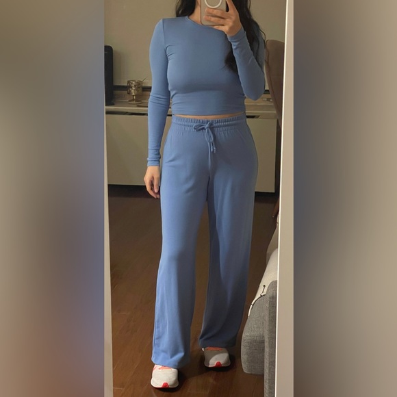 Aritzia Pants - Aritzia Wilfred Free Lounge Sweatpants (Azurine Blue) (with matching top)